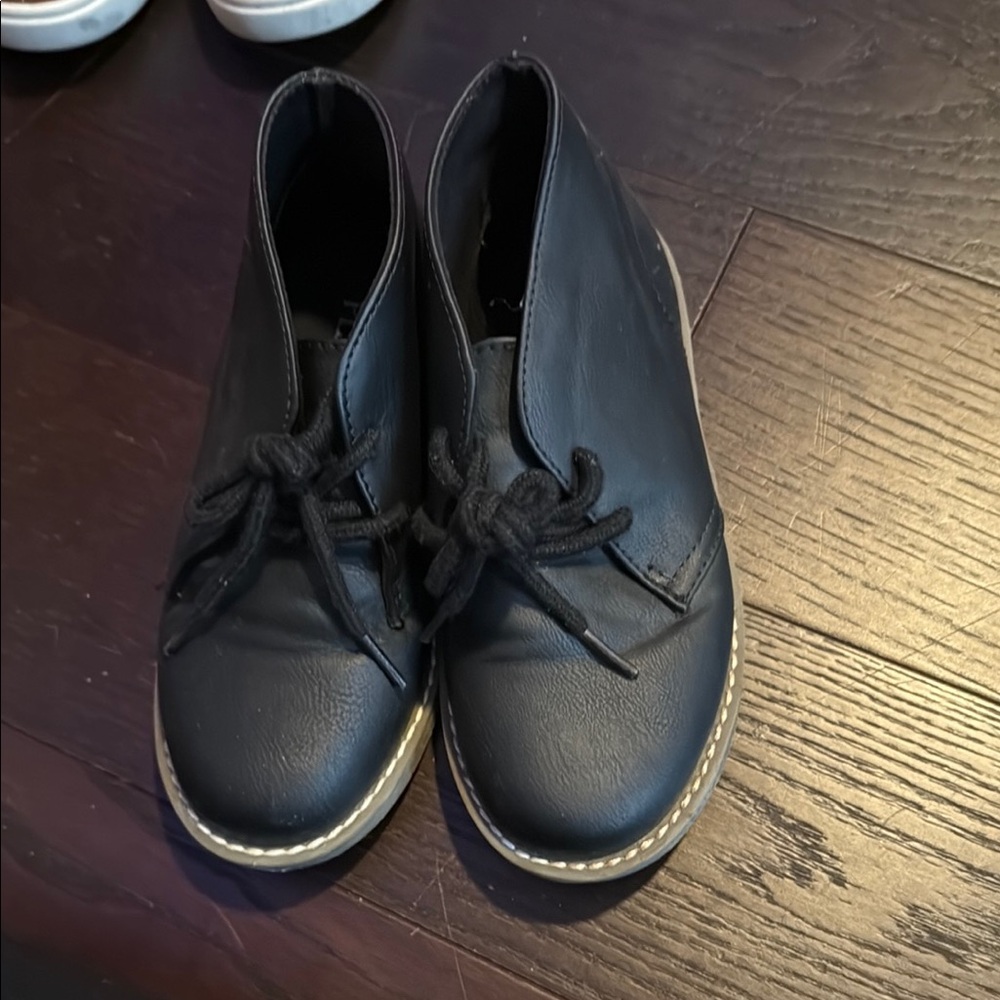 Black Leather Lace-Up Shoes